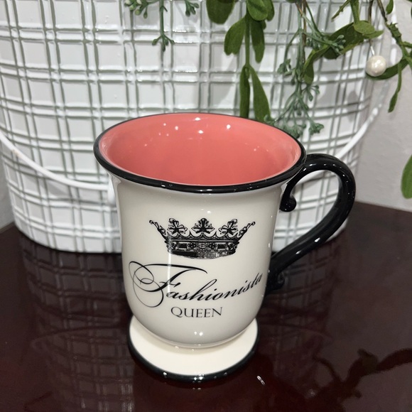 Grasslands Road Other - Fashionista Queen Pedestal White Coffee Mug Pink Interior